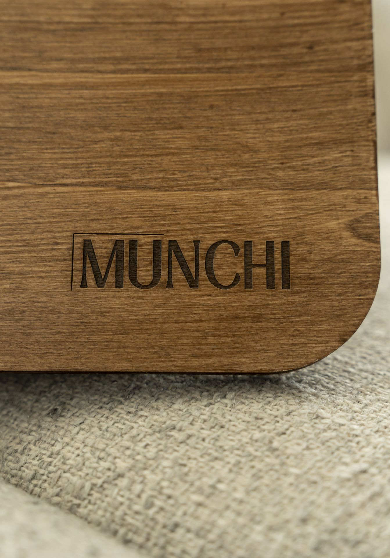 Close-up logo